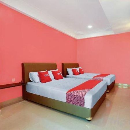 Oyo 89387 Sun Keerana Hotel Klang Esterno foto