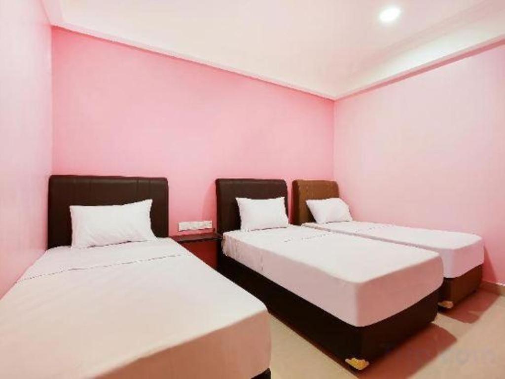 Oyo 89387 Sun Keerana Hotel Klang Esterno foto