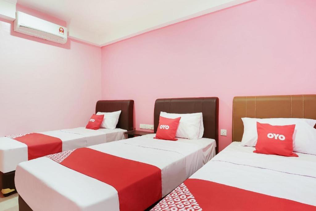 Oyo 89387 Sun Keerana Hotel Klang Esterno foto