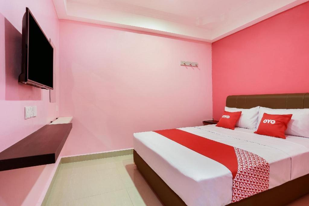 Oyo 89387 Sun Keerana Hotel Klang Esterno foto