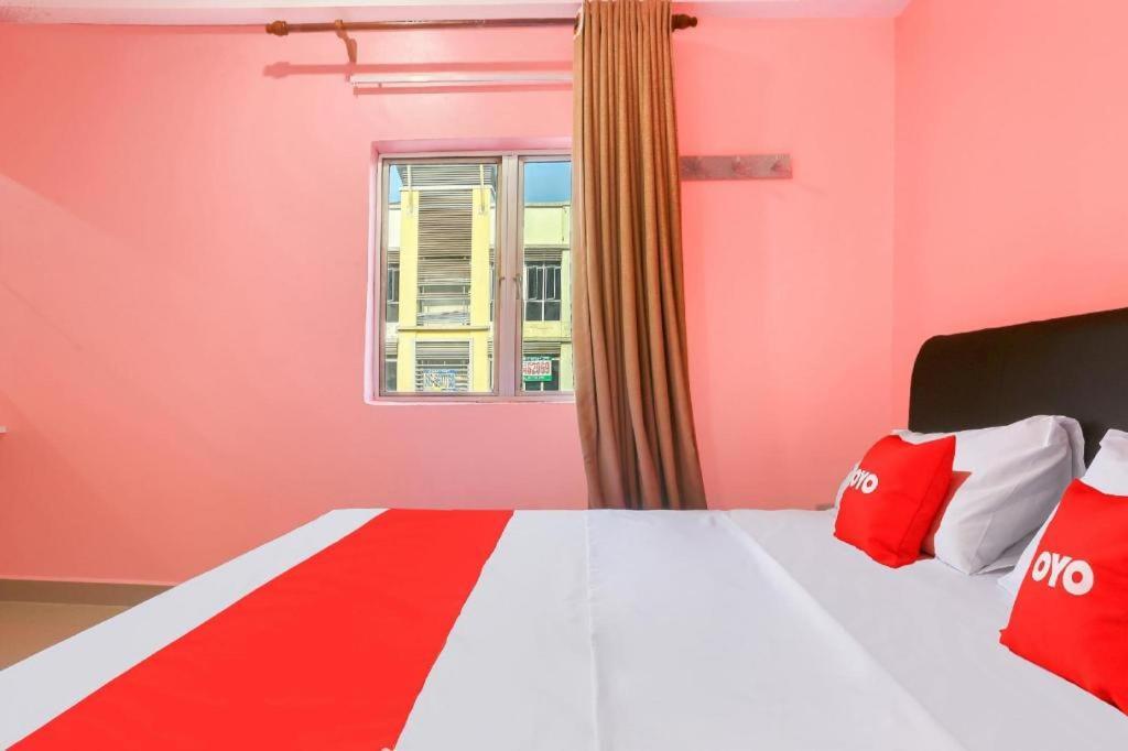 Oyo 89387 Sun Keerana Hotel Klang Esterno foto
