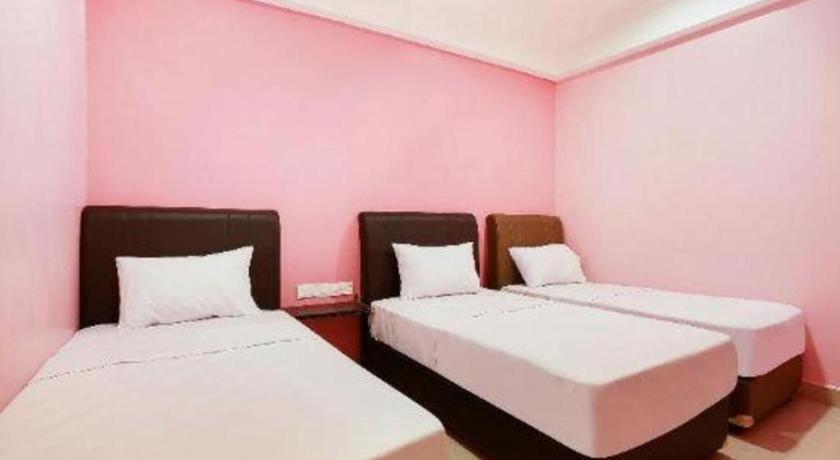 Oyo 89387 Sun Keerana Hotel Klang Esterno foto