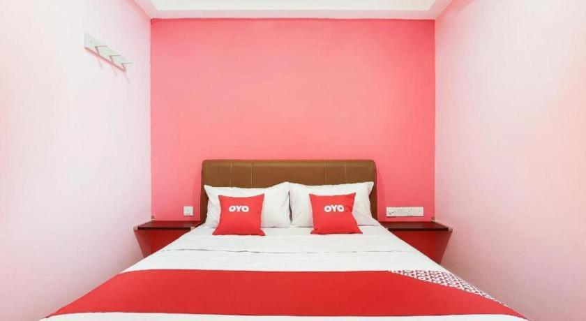 Oyo 89387 Sun Keerana Hotel Klang Esterno foto