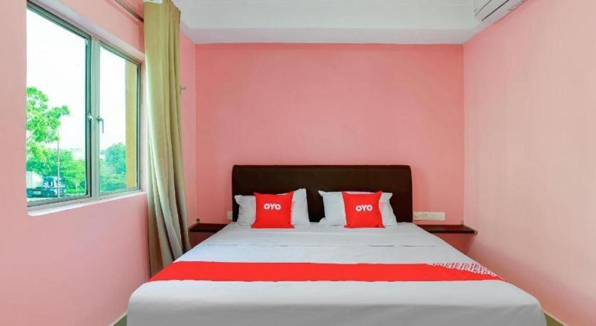 Oyo 89387 Sun Keerana Hotel Klang Esterno foto