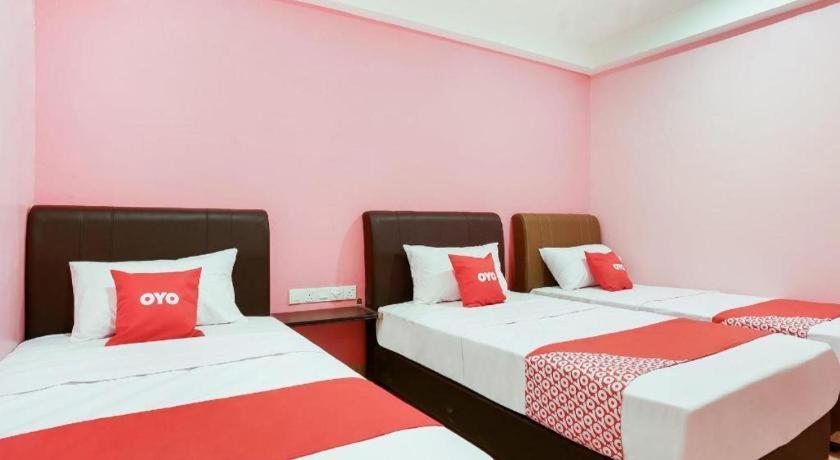 Oyo 89387 Sun Keerana Hotel Klang Esterno foto