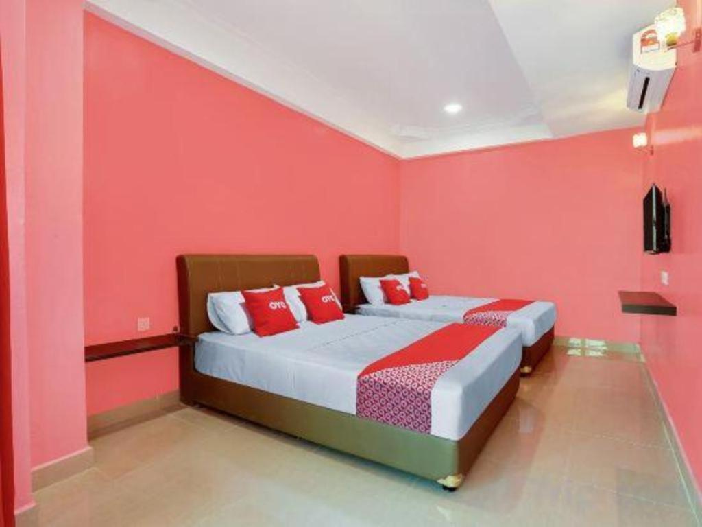 Oyo 89387 Sun Keerana Hotel Klang Esterno foto