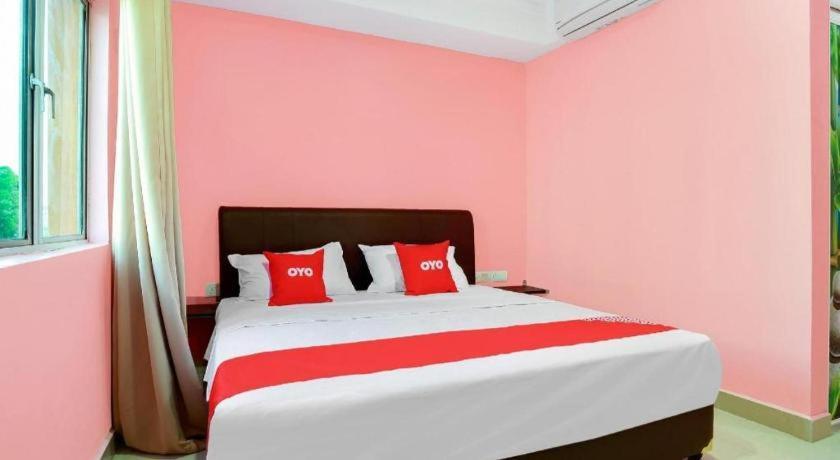 Oyo 89387 Sun Keerana Hotel Klang Esterno foto
