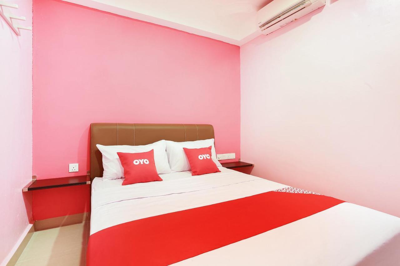 Oyo 89387 Sun Keerana Hotel Klang Esterno foto