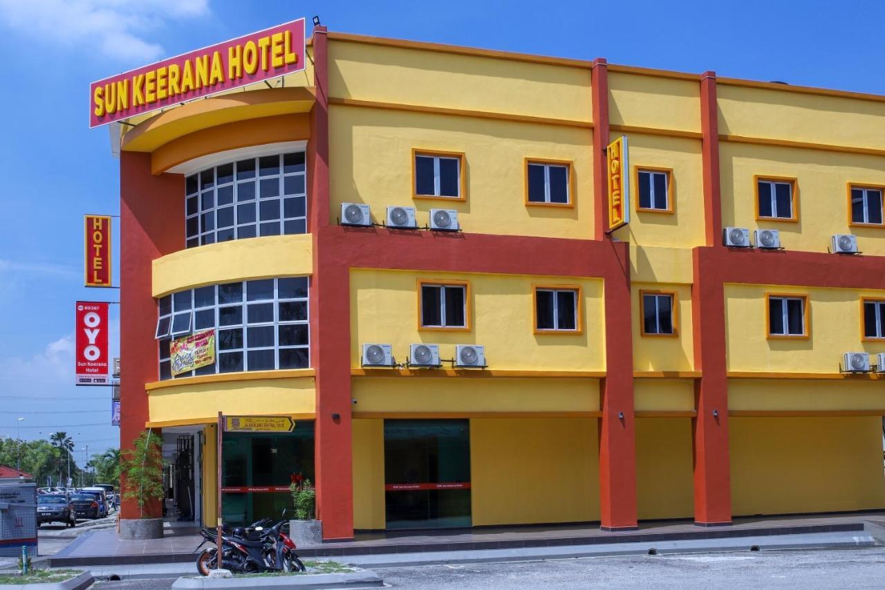 Oyo 89387 Sun Keerana Hotel Klang Esterno foto